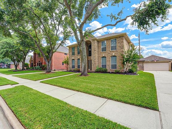 2nd image of 2227 Country Mile Ln