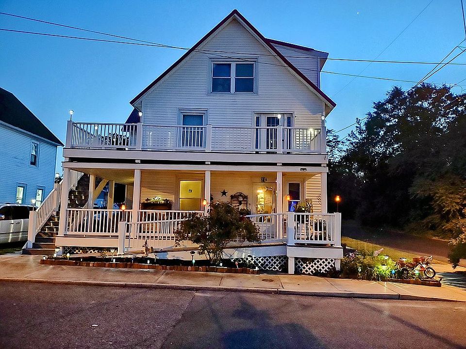 2nd image of 214 Oak St
