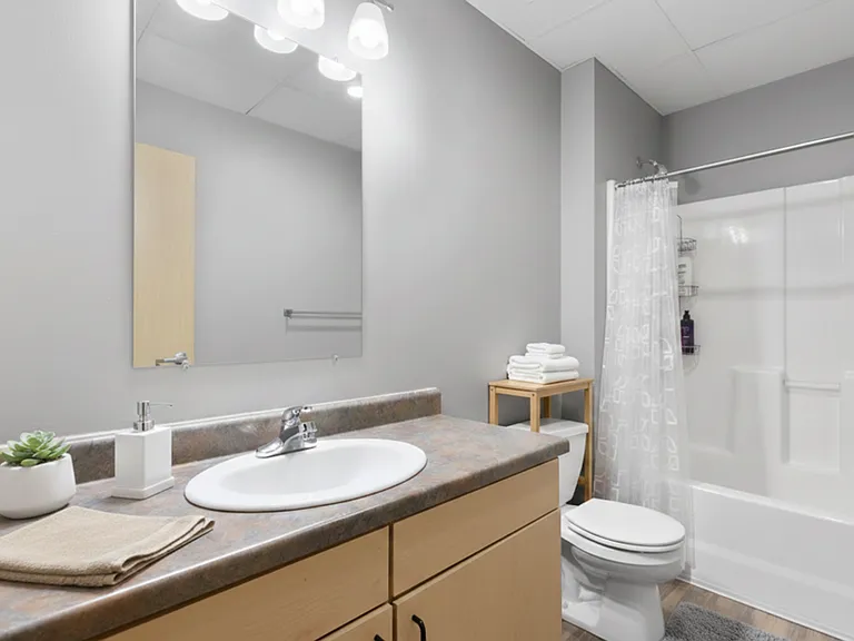 Court Ave Lofts — Photo 14