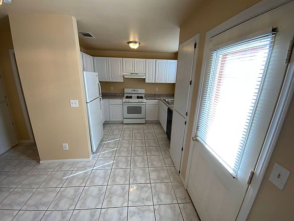 4th image of 3846 Soda Springs Dr