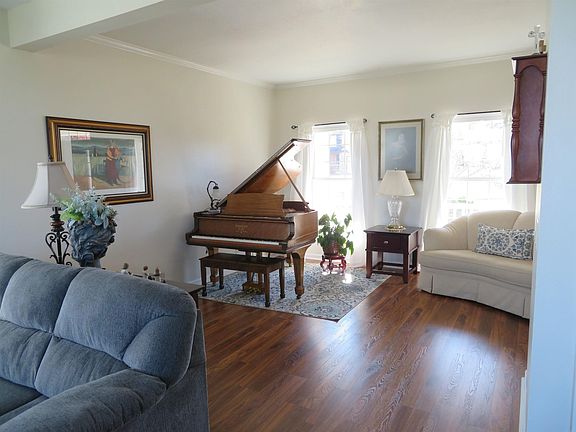 3rd image of 3623 Pheasant Dr