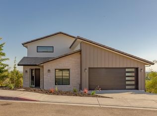 1148 Lantern View Dr, Auburn, CA 95603