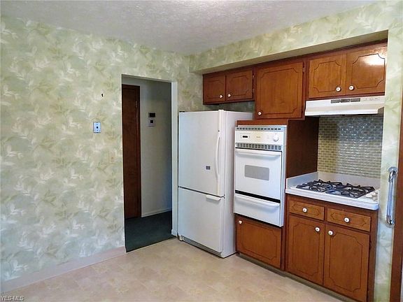 4th image of 29304 Ashwood Dr