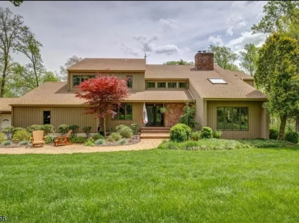 9 Camila Dr, Franklin Twp., NJ 08867