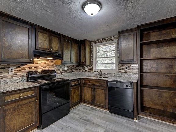 4th image of 3844 Maggie Dr SE