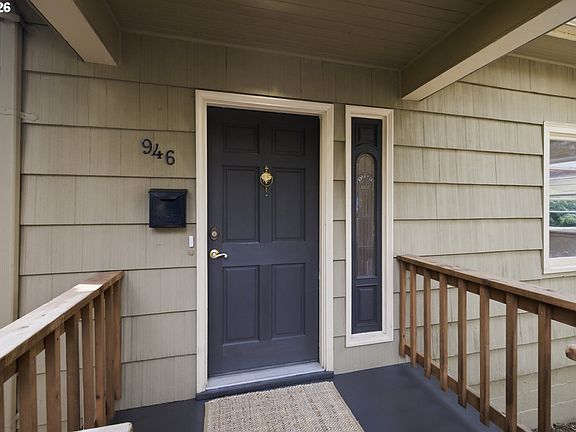 2nd image of 946 SE Nehalem St