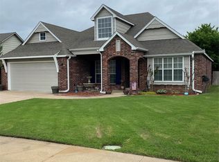 4521 E 142nd St S, Bixby, OK 74008