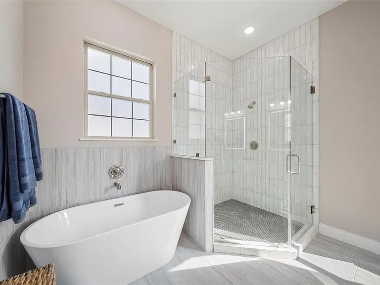 303 Queen Sude Ln — Photo 23