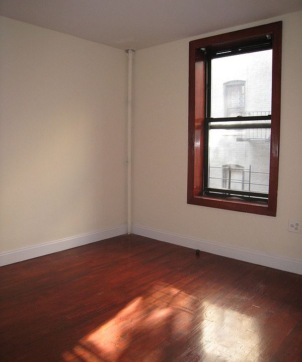 2nd image of 835 W 176th St APT 3F