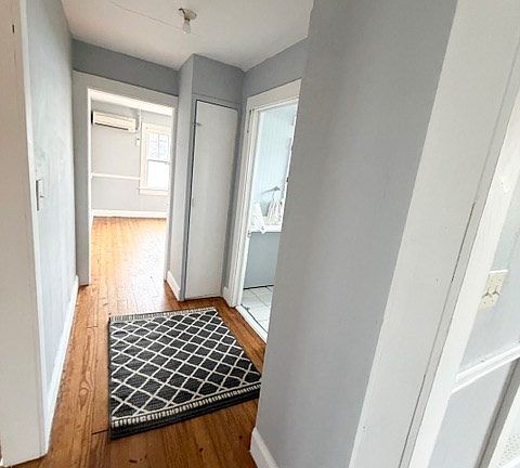 5th image of 233 Hopewell St