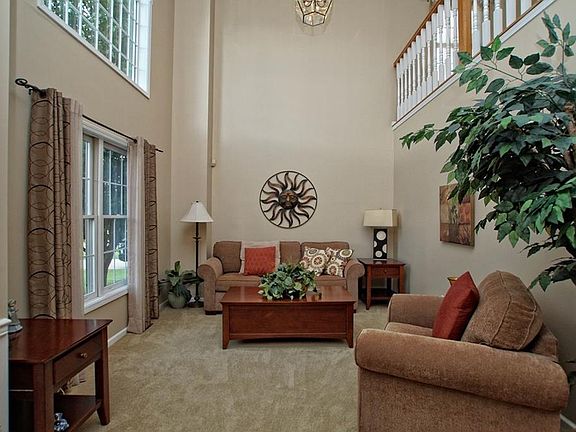 5th image of 3092 Killingworth Ln