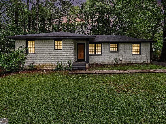 2nd image of 3743 Poplar Dr