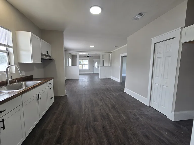 540 Park Ave — Photo 8