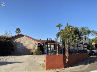 412 Carreta Ct, Laredo, TX 78045
