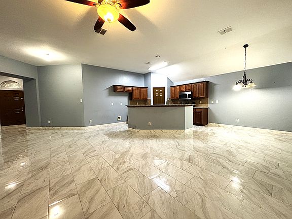 5th image of 13624 Kaplan Ct