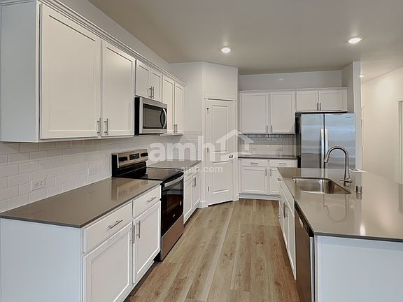 3rd image of 4936 85th Pl NE
