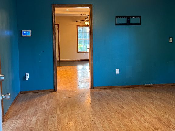2nd image of 524 N Elm Ave #1