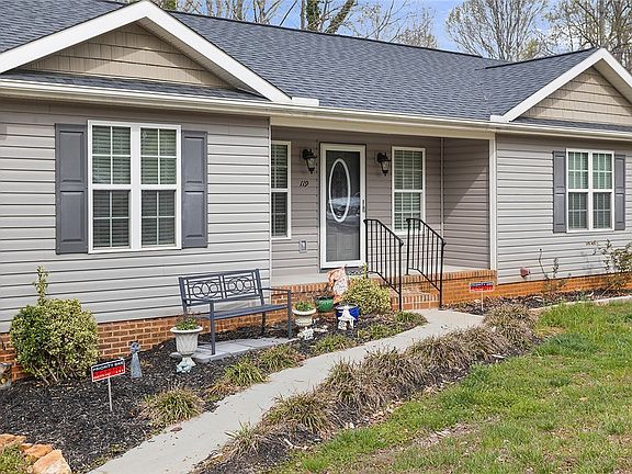 3rd image of 119 Nicholas Ct