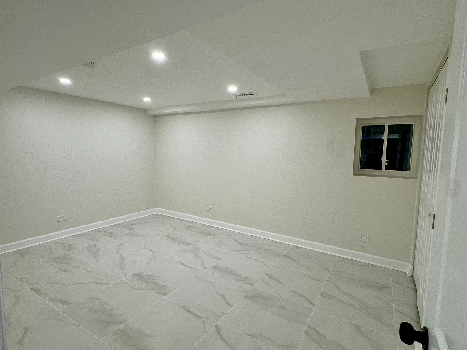 3 bed, $2,100 — Photo 3