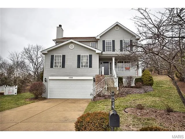 1393 Hunters Hollow Ct photo 1