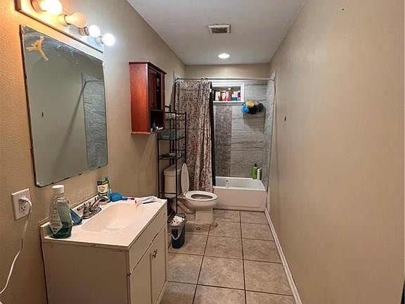 5th image of 3114 S Westgate Dr