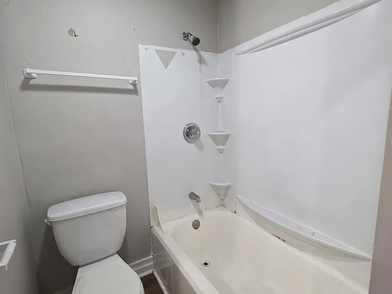 122 Derby Ave #2 — Photo 5