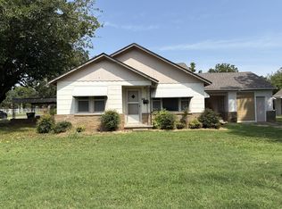 730 W 4th St, Ada, OK 74820