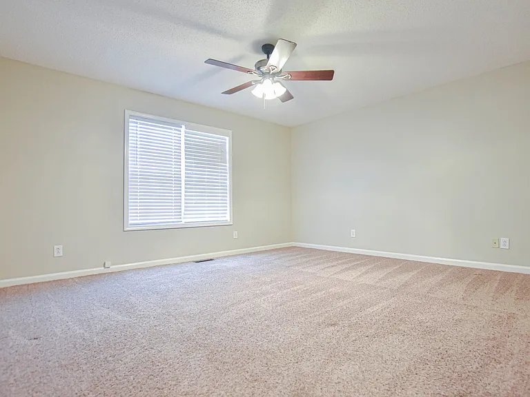 1759 Butternut Dr — Photo 11