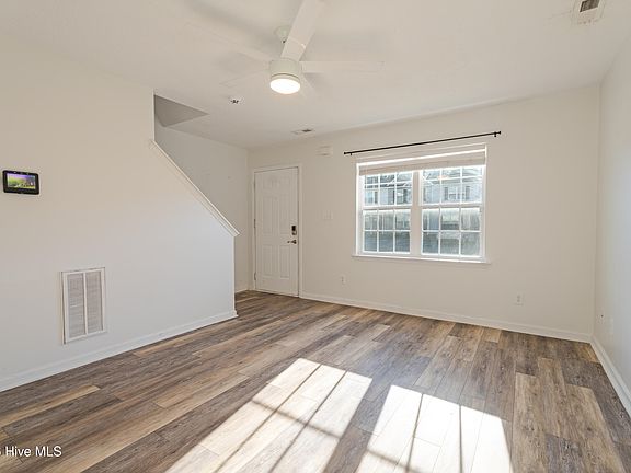 3rd image of 2000 Grandeur Ave