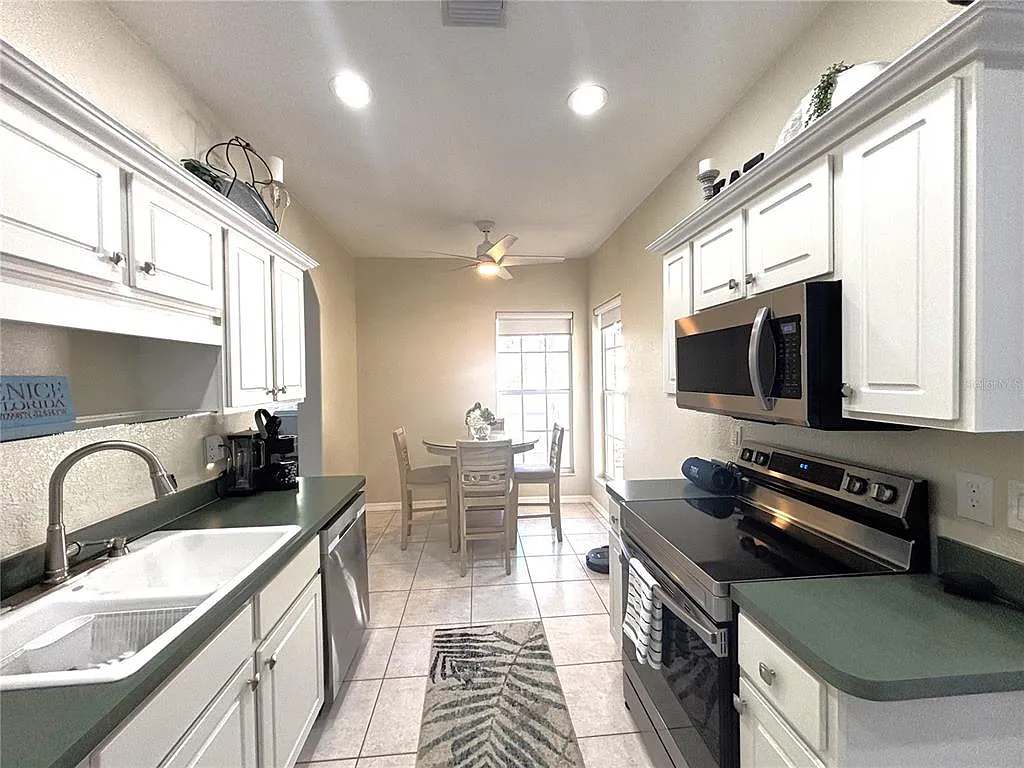 2 bed, 2.0 bath, 1377 sqft, $3,500 — Photo 3