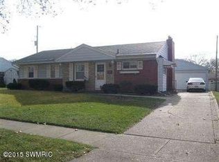 110 S Parklane Dr NE, Grand Rapids, MI 49505
