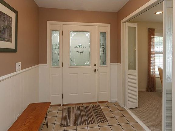 2nd image of 706 Stinnett Dr