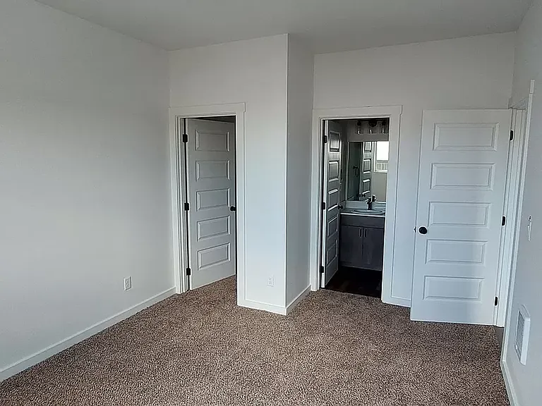 Ames Creek Apartments — Photo 4