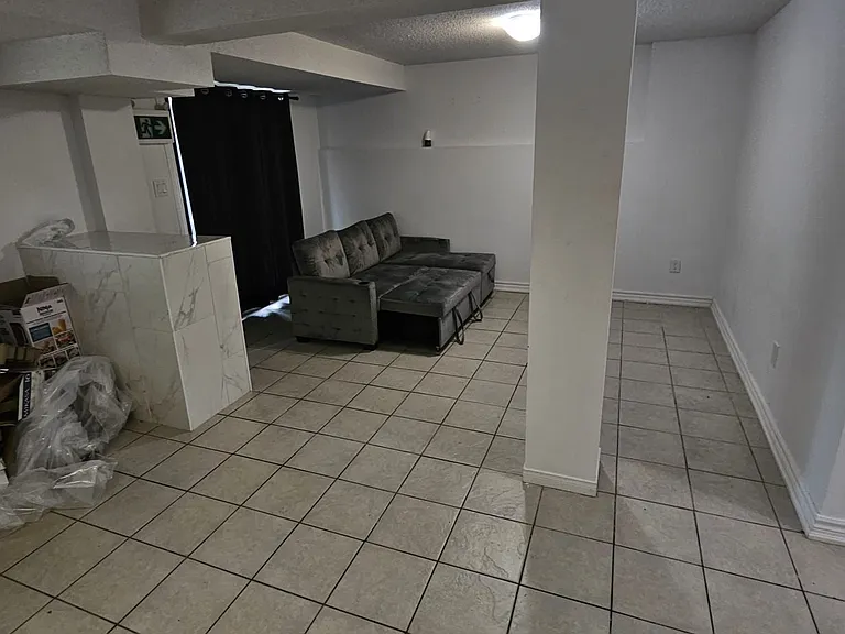 43 Blossom Ave W — Photo 10
