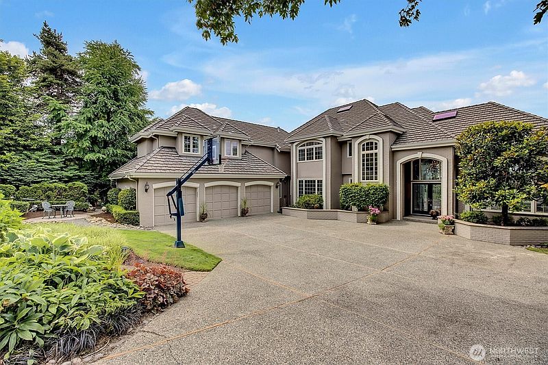 2nd image of 13935 209th Avenue NE