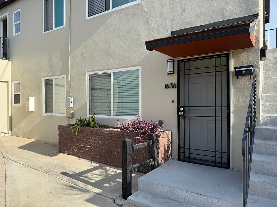 Charming 2BR/1BA Downstairs Unit with Private Yard in South Park