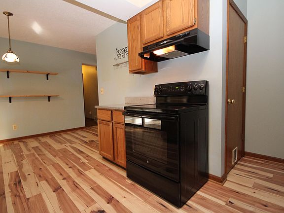 5th image of 9810 Pine View Dr
