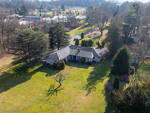 3rd image of 2505 Joppa Rd