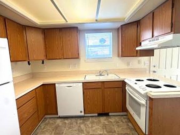 3rd image of 1120 S Fern St #1