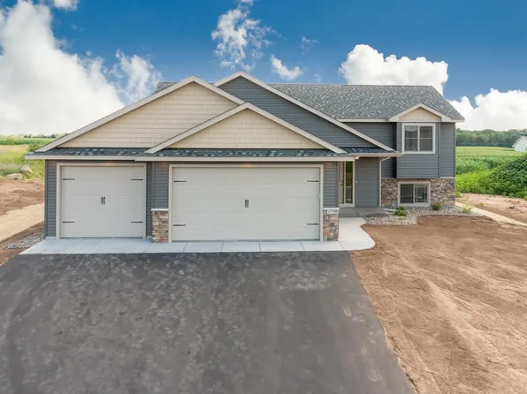 453 Coyote Way, New Richmond, WI 54017