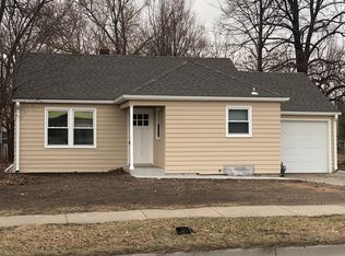 4405 SW 21st St, Topeka, KS 66604