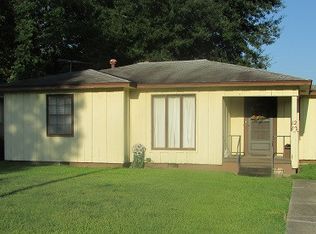 1212 S Columbus St, Stuttgart, AR 72160