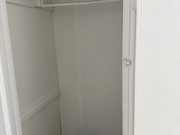 5th image of 60 Cypress St Floor 1