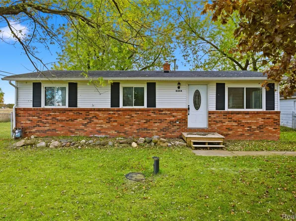 8844 Weldwood Dr, Monroe, MI 48162