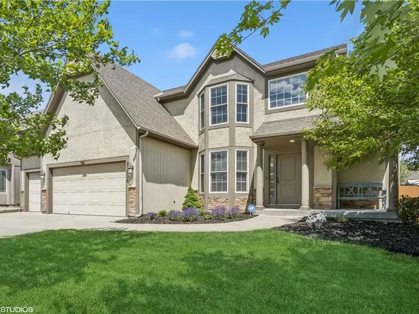 21896 W 176th St, Olathe, KS 66062