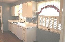 5th image of 815 10th St SW