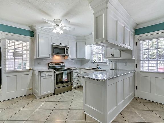 2nd image of 7703 Brentwood Dr