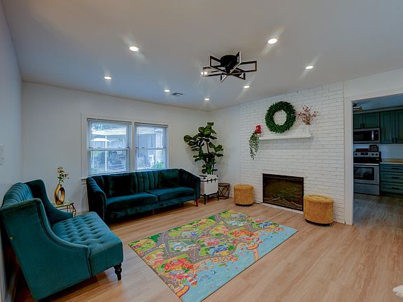 3rd image of 50 Chestnut St