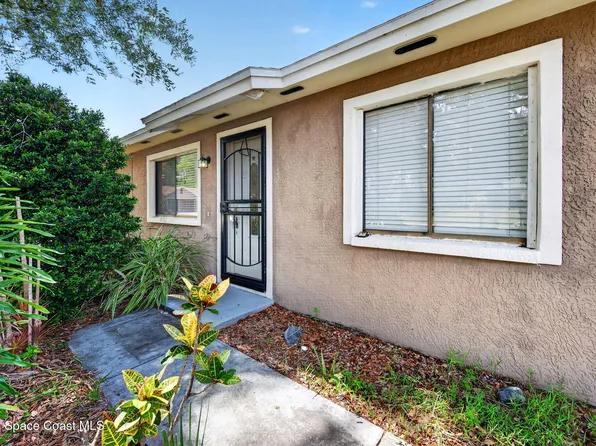 959 Sablon St SE, Palm Bay, FL 32909