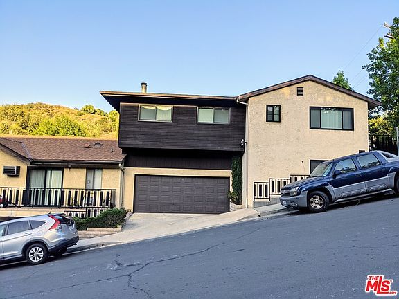 3rd image of 2022 Eleanore Dr